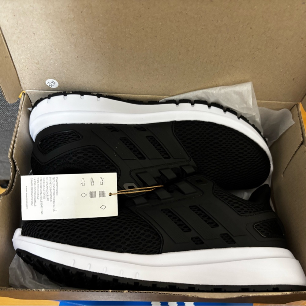 adidas women black Ultimashow Shoes NEW IN BOX - Picture 5 of 8